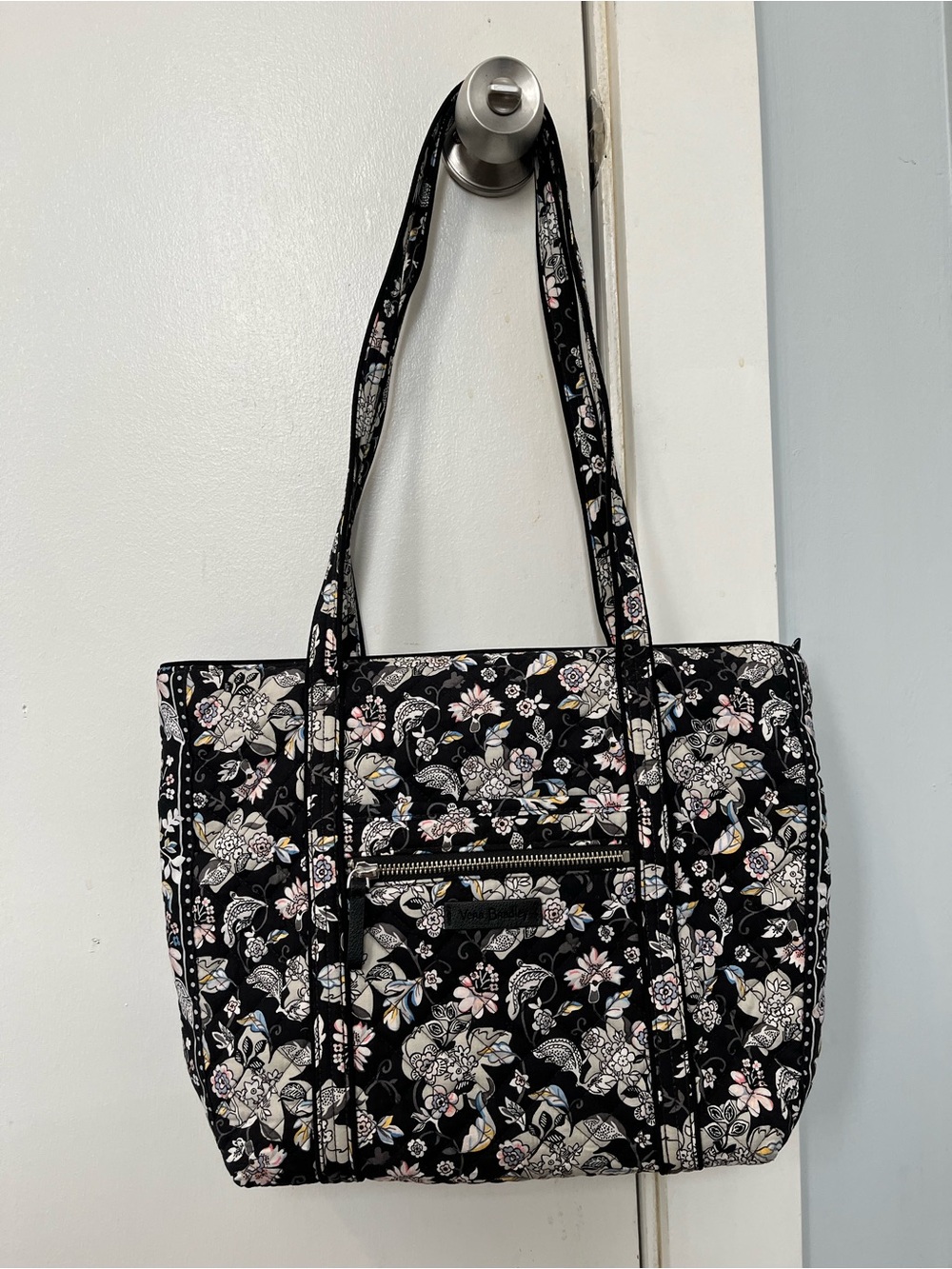 Vera Bradley Vera Tote holland garden Black Floral Quilted Pink Cream zipper